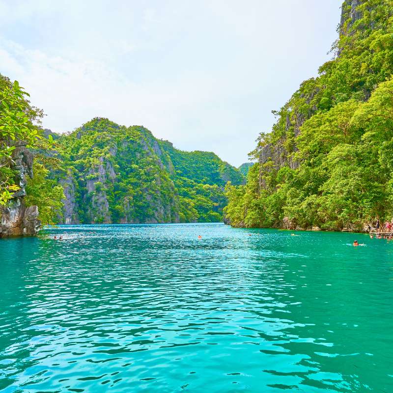 Coron lagoons and shipwreck dive sites