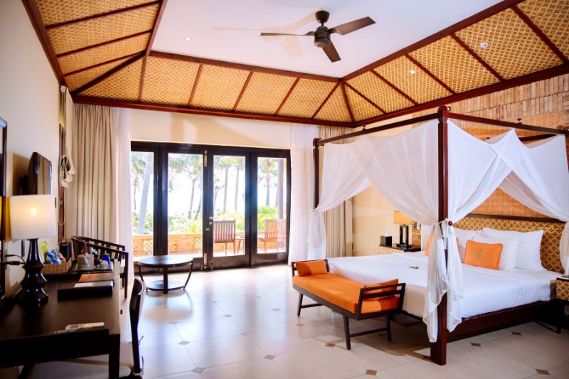 Pandanus Resort beachfront bungalow