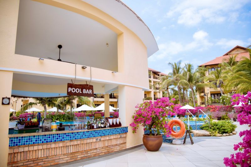 Pool Bar at Pandanus Resort