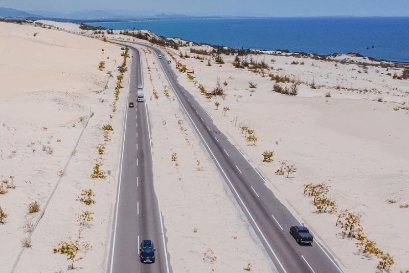 Coastal road into Mui Ne, Binh Thuan