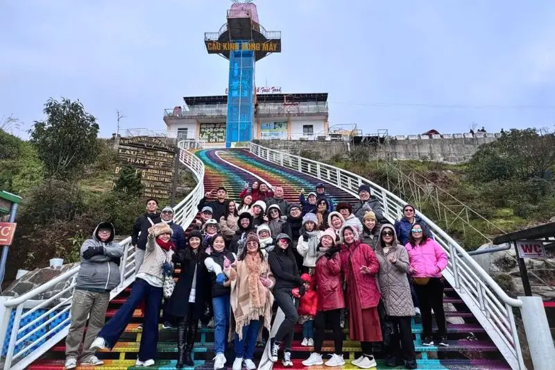 Rong May glass bridge