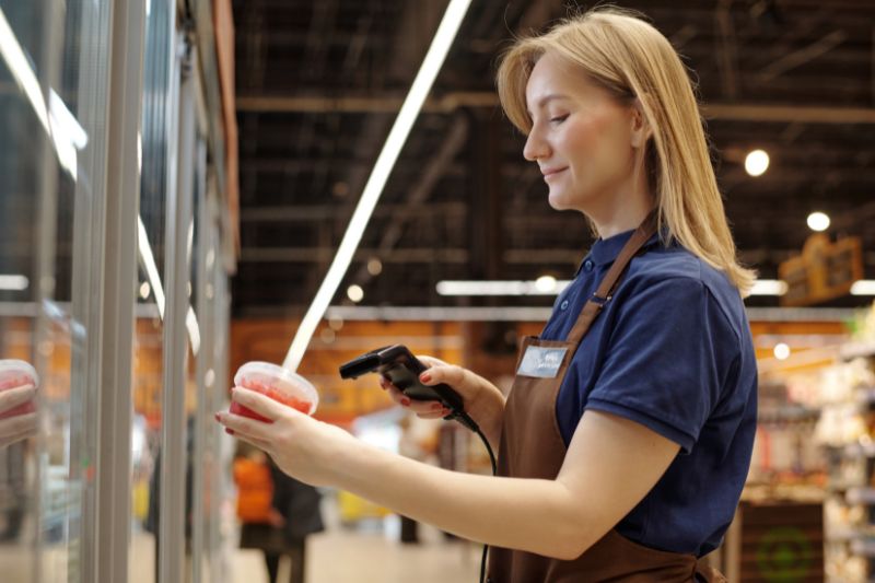 Operational planning view of a Vietnam multi-stop culinary program with transfers, timed activity blocks, and supplier handoffs