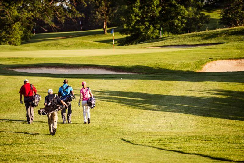 Lifecycle flow for Vietnam golf group logistics from pre-booking to post-tour with responsibility handoffs