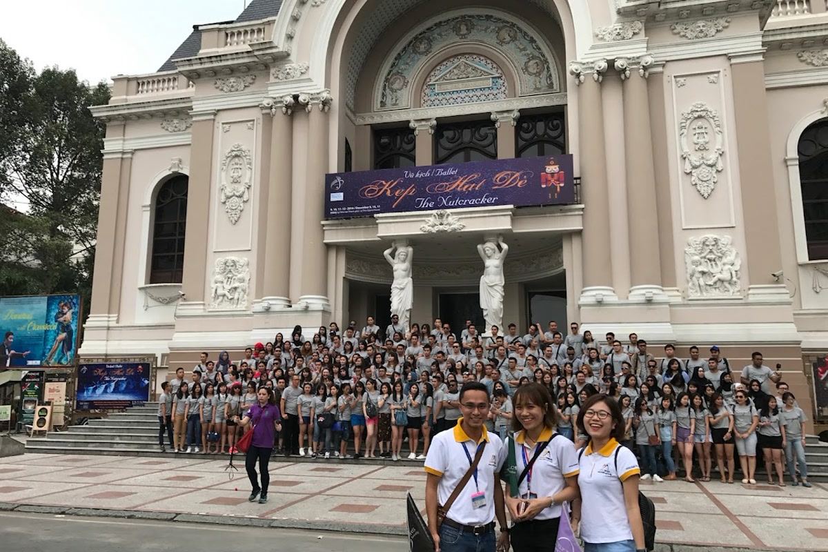 Large incentive group from Indonesia at the Saigon Opera House