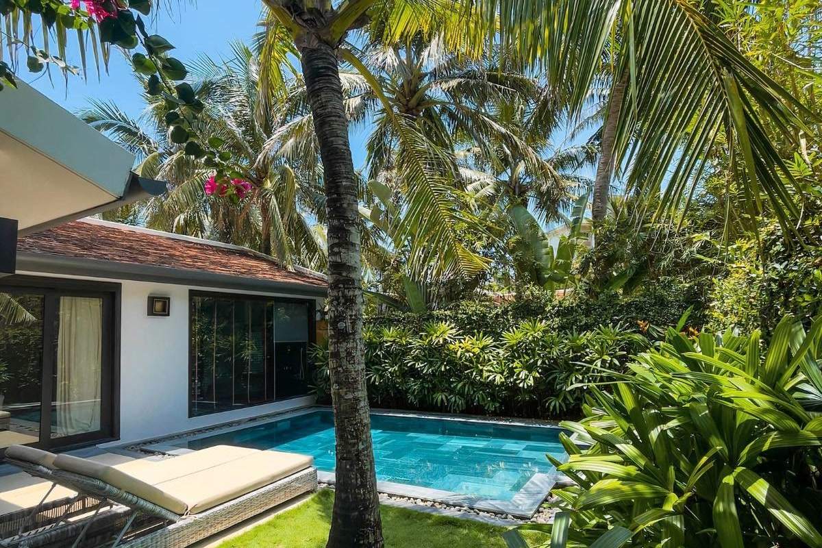 Private pool villa garden at TIA Wellness Resort