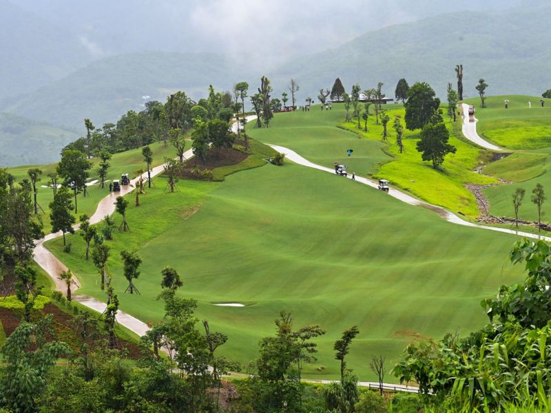 Multi-region golf travel program in Vietnam