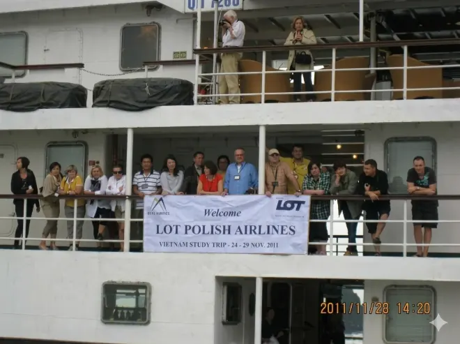 LOT Polish Airlines study trip on a Halong Bay cruise, November 2011