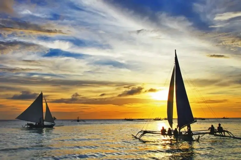 DT151 - Giong buồm ngắm hoàng hôn Boracay